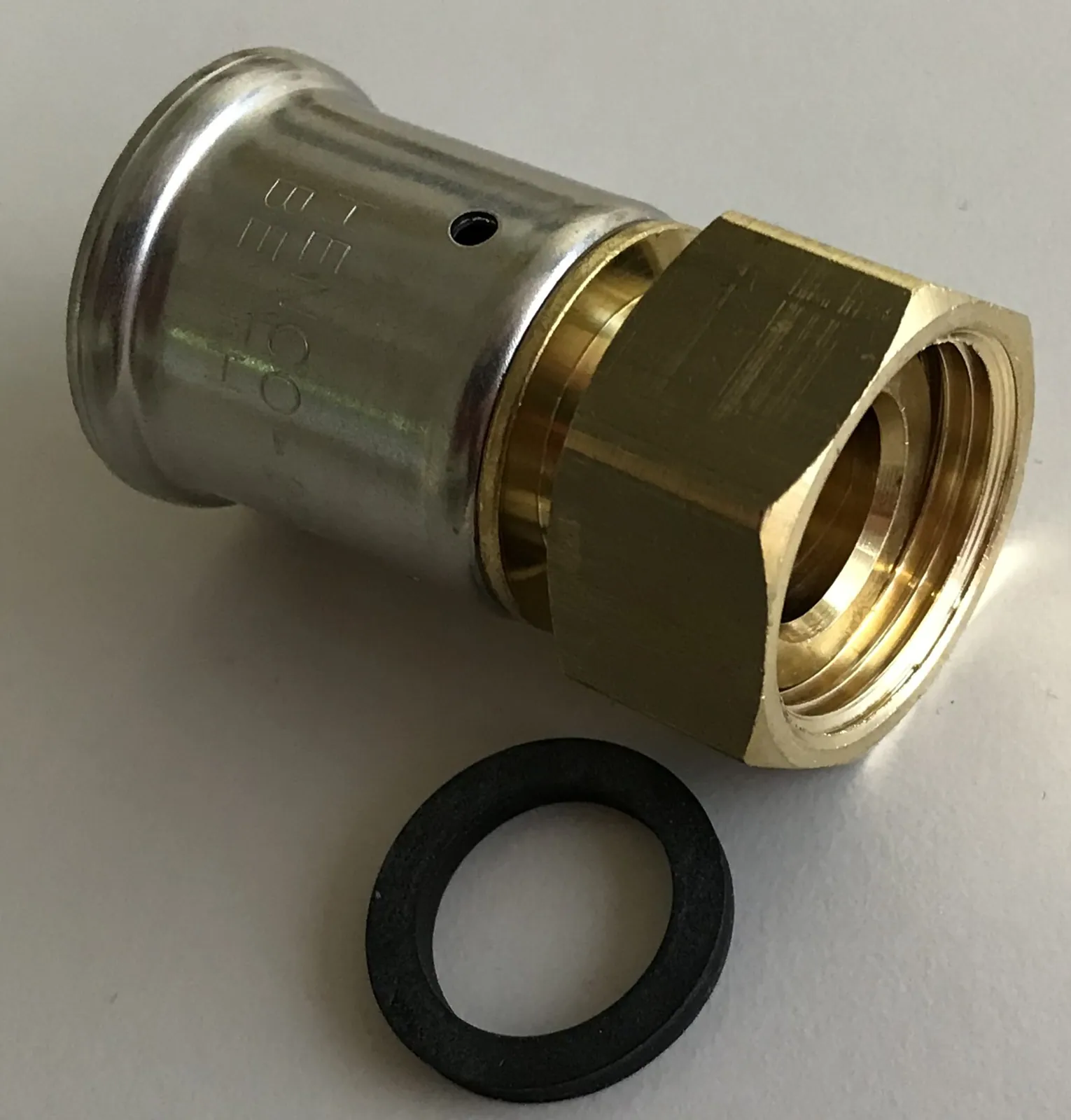 Puristusyhdistäjä muhvi-kierre Henco Henco PVDF Puristusliittimet 20mm x 3/4" sisäk., pyörivä mu