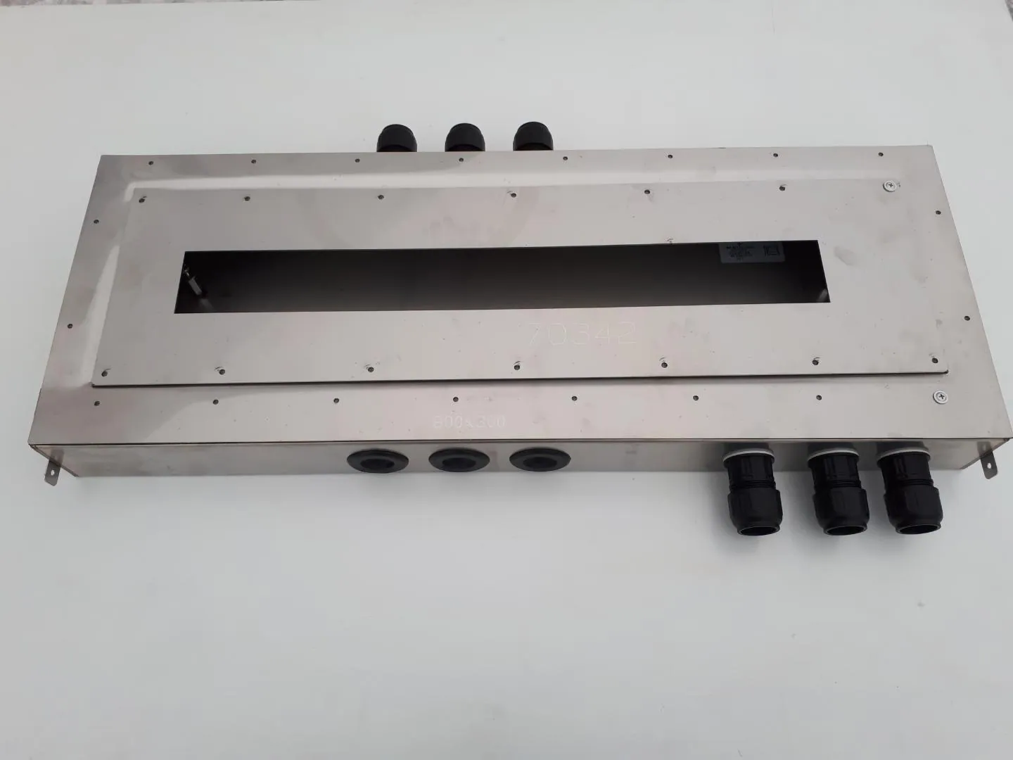 Turvakotelo hanaliitoksille BOX300 Hansgrohe 800x300x80
